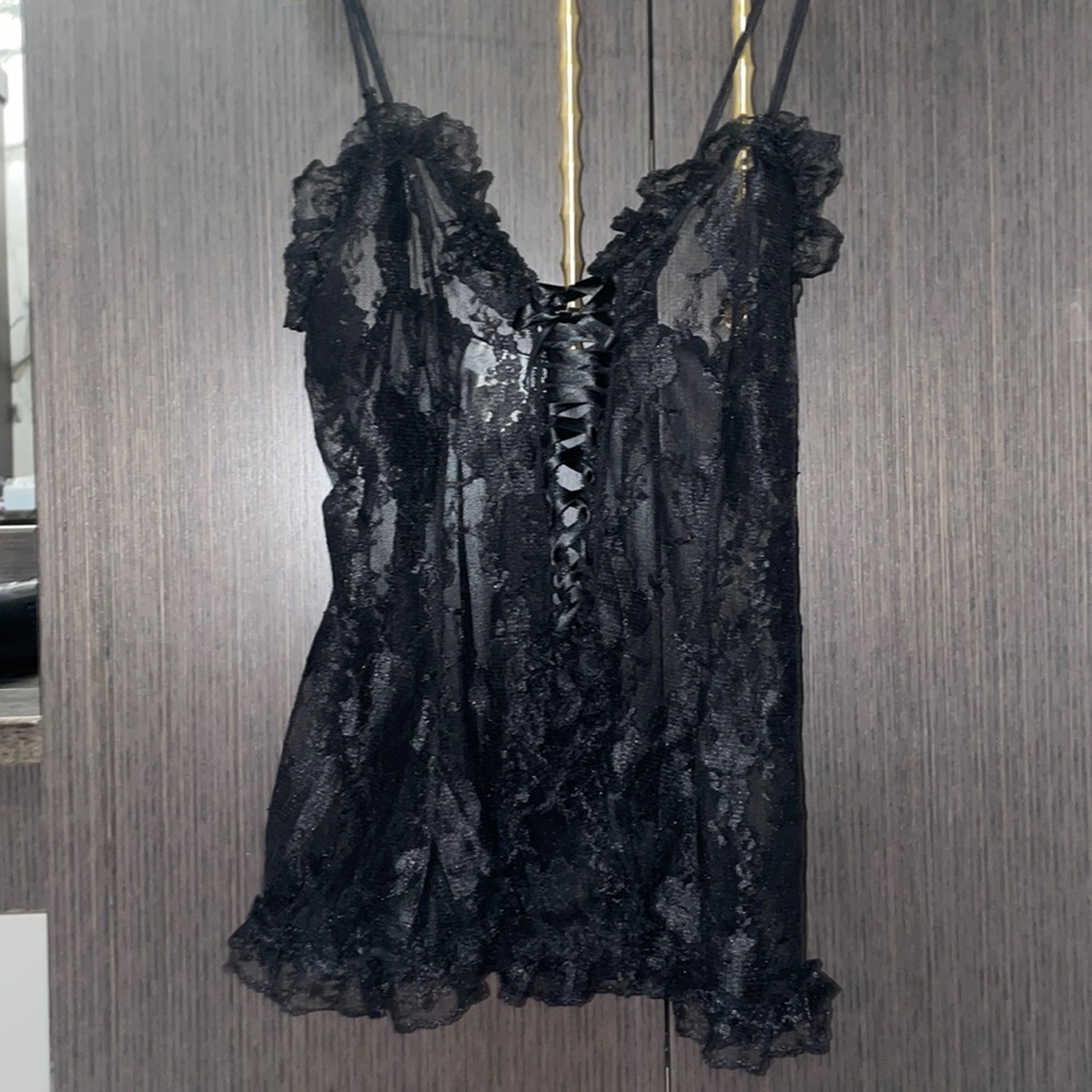 Black lace and ruffle Sleepwear 🖤